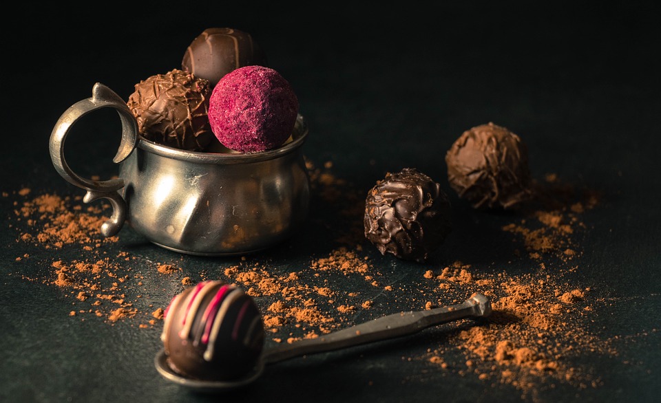 chocolate-candy-almonds-read-time